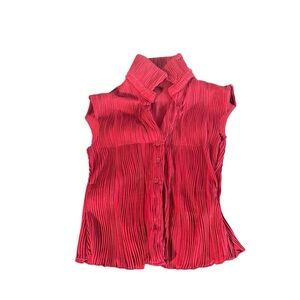 Women's Red Pleated Top